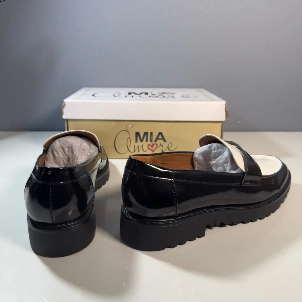 Mia Amore Hali Loafers Womens 10 Black White New Lug Sole Patent Penny Shoe